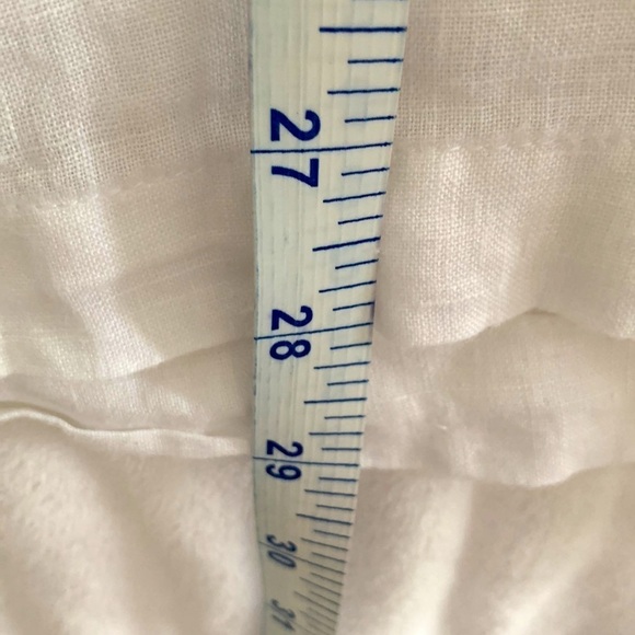 Tahari Cream/Ivory V-Neck 100% Linen Blouse. 3/4 Sleeves. Side Buttons. Size 2X - Picture 9 of 9